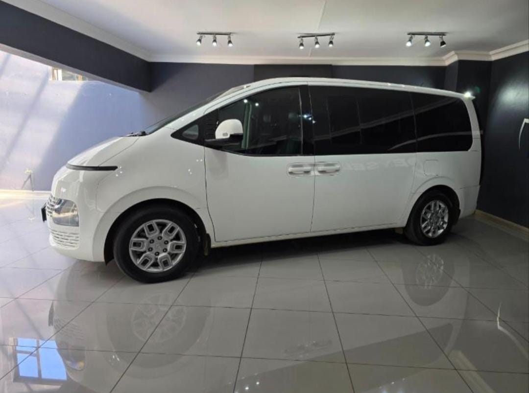 Hyundai Staria 2.2D Executive 9-Seater
